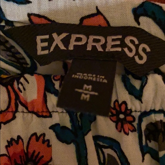 Express top, floral print, size medium - Picture 2 of 4